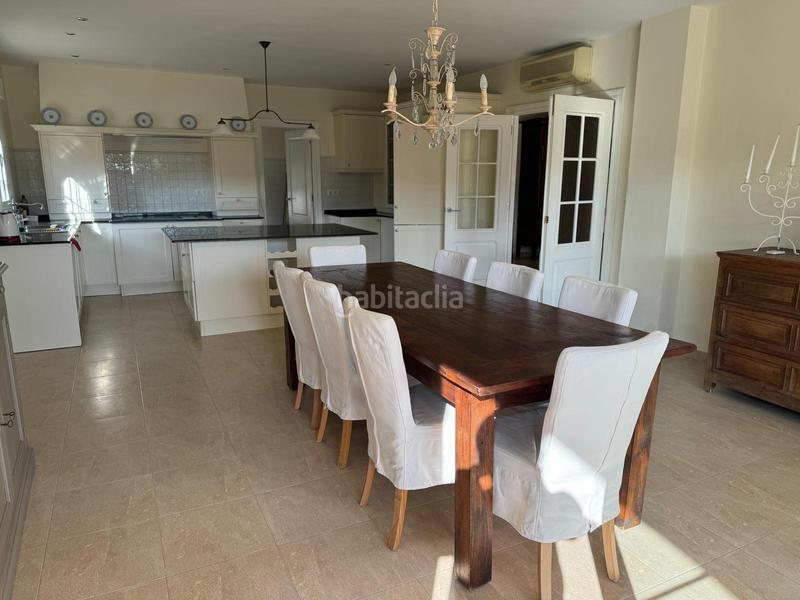 Foto fa8f4b22-b3c9-468a-a507-1bd2aeccf8e1. Chalet avec piscine dans La Zenia Orihuela