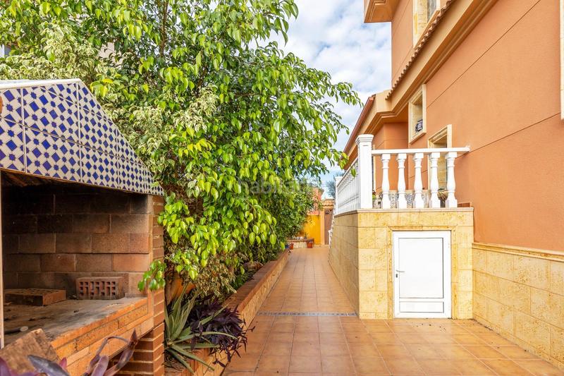 Foto 0ae0227b-567f-439d-aa11-3a5ca5f0bfa7. Casa aparellada amb calefacció aparcament piscina a Torrevieja