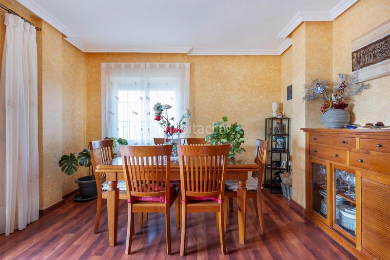 Foto 3f4276ff-d58e-4a83-8239-b68556aa6eb0. Casa aparellada amb calefacció aparcament piscina a Torrevieja