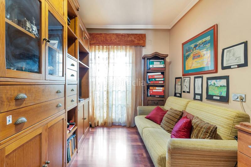 Foto 764813e3-86ff-4120-9ef9-32cf7b204890. Casa aparellada amb calefacció aparcament piscina a Torrevieja