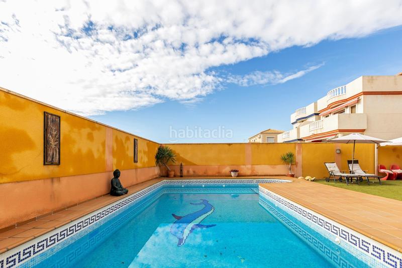 Foto be5d8c97-a310-49e4-a077-31692c34b66d. Casa aparellada amb calefacció aparcament piscina a Torrevieja