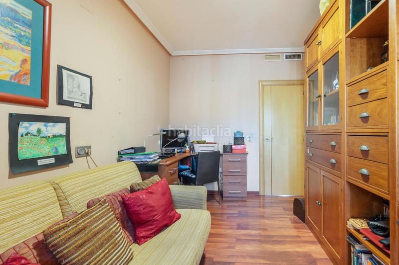 Foto d63b07f4-6bf3-4307-99fb-2e6e3529e5a1. Casa aparellada amb calefacció aparcament piscina a Torrevieja