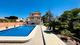 Chalet en Los Balcones-Los Altos. Magnifico chalet en los balcones