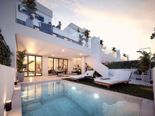 Chalet à Las Lomas de Rame-Bahía Bella. Villas pareadas e independientes de obra nueva en la serena golf