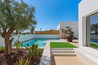Xalet a Las Lomas de Rame-Bahía Bella. Villas de obra nueva en primera línea de la serena golf en los a