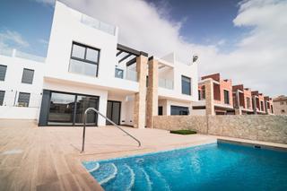 Chalet à Pilar de la Horadada Ciudad. Bungalows y chalets de obra nueva en pilar de la horadada