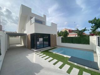 Chalet à Centro. Villas de obra nueva con piscina privada en los alcázares, costa