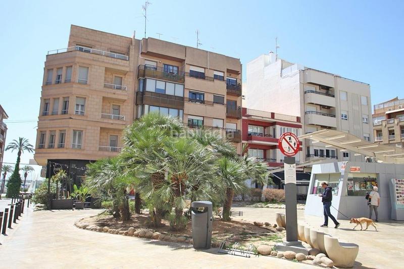 Foto 414002b4-58bc-49ae-afe0-40d3c40825b4. Edificio in calle clemente gosalvez 5 in Centro - Muelle Pesquero Torrevieja