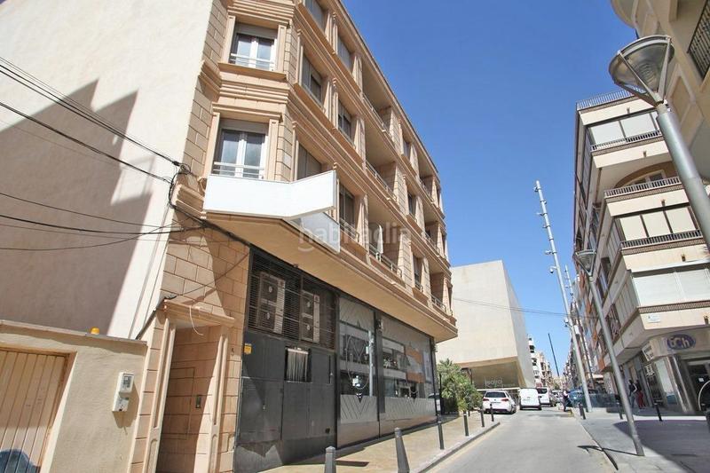 Foto a56a9035-bab8-49a5-92cb-2f5bdb7e2b53. Edificio in calle clemente gosalvez 5 in Centro - Muelle Pesquero Torrevieja