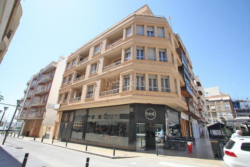 Foto d70e5c73-4223-40c3-a7bc-2733e70a03cb. Edificio in calle clemente gosalvez 5 in Centro - Muelle Pesquero Torrevieja