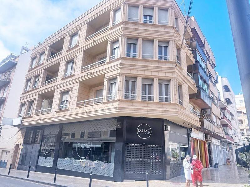 Foto d7f62eb3-d75b-480b-9273-bde537682eb0. Edificio in calle clemente gosalvez 5 in Centro - Muelle Pesquero Torrevieja