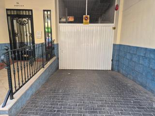 Aparcament cotxe  Avenida diego ramirez pastor. Plaza de garaje en el centro de torrevieja