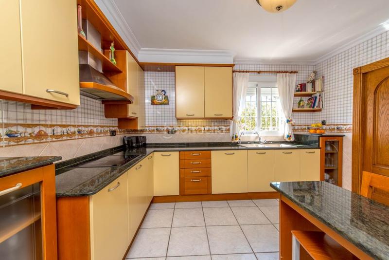 Foto b6445440-bc63-498f-b43e-31c3d22508ed. Chalet avec chauffage parking piscine dans Cañada del Molino Torrevieja