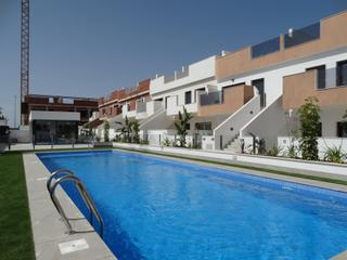 Maison à Pilar de la Horadada Ciudad. Bungalows de obra nueva con solárium o jardín en pilar de la hor