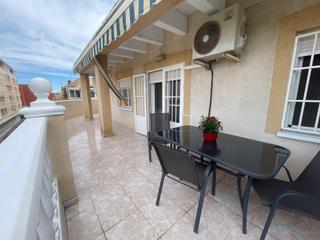 Àtic a Calle calera la 12. Ático con gran terraza y vistas al parque en torrevieja