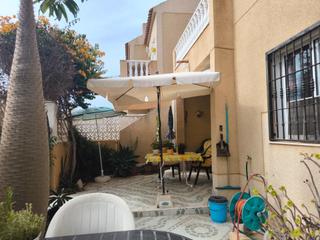 Casa  Calle manuel vera espinosa. Bungalow bajo de dos dormitorios y piscina comunitaria en paraje