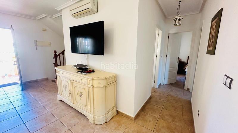 Foto eca4b983-24f4-4fb5-b21a-50ab33a5b9b2. Chalet con parcheggio in Los Almendros Orihuela