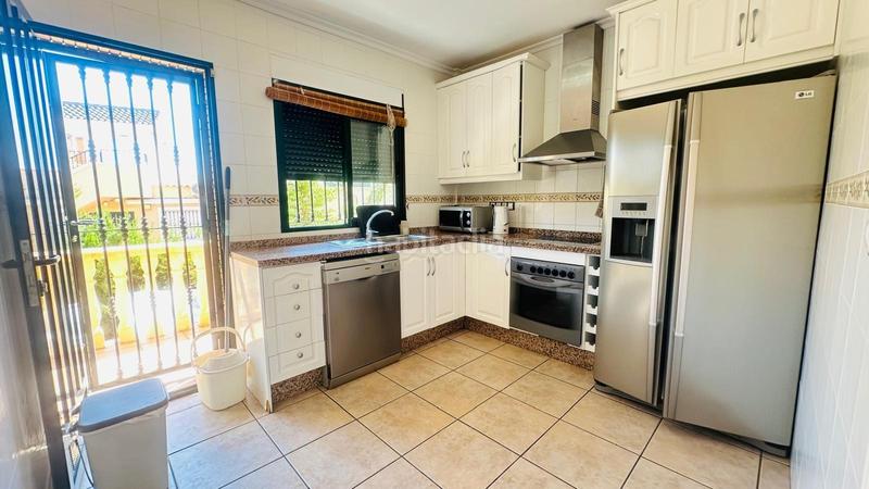 Foto ede0e8cf-8abb-4d78-b60a-5825142800c6. Chalet con parcheggio in Los Almendros Orihuela