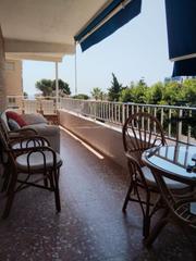 Appartement à Calle pleamar 9. Apartamento con amplia terraza con vistas al mar junto a la play