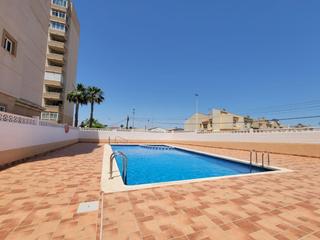 Apartamento en Nueva Torrevieja. Apartamento de 2 dormitorios y piscina en nueva torrevieja