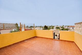 Casa  Calle calle alange, 3. Se vende bonito bungalow en planta alta con solarium privado!!!!