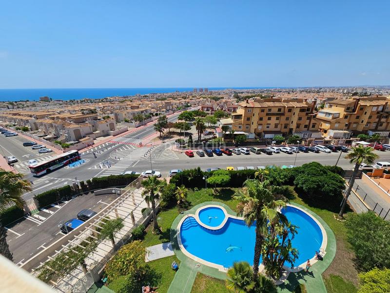 Foto 003d594d-1651-4489-b6e7-7a7a1867fd65. Ático en calle calle perseo !vistas panorámicas al mar, garaje, trastero, solarium privado!... piscina común. en Torrevieja