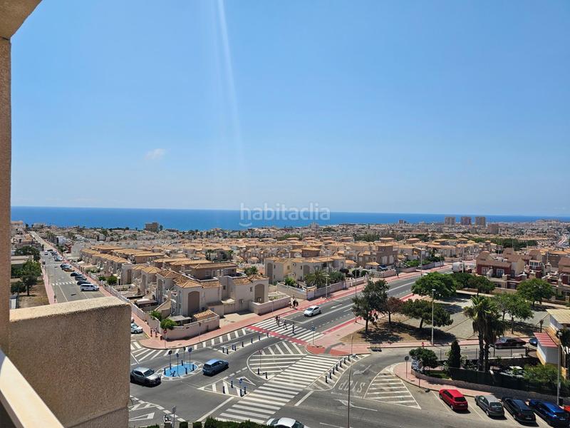 Foto 71738956-28dd-4365-b77a-62c47d74994e. Ático en calle calle perseo !vistas panorámicas al mar, garaje, trastero, solarium privado!... piscina común. en Torrevieja