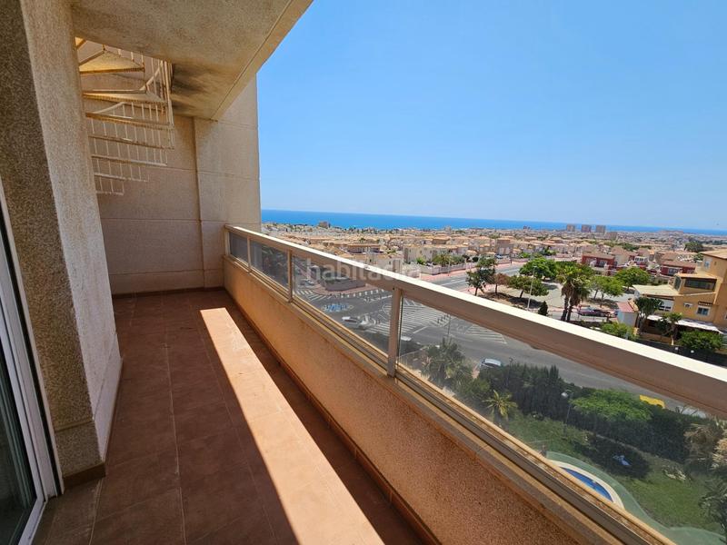 Foto fd132a31-1bcd-4b32-a672-bcb88745d22b. Ático en calle calle perseo !vistas panorámicas al mar, garaje, trastero, solarium privado!... piscina común. en Torrevieja