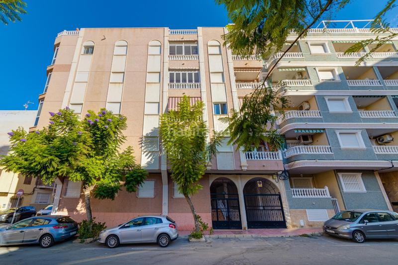 Foto 17ebb059-172f-41b9-af05-812d4246979f. Apartamento  de 2 dormitorios con vistas laterales al mar a 200m de la playa en Torrevieja