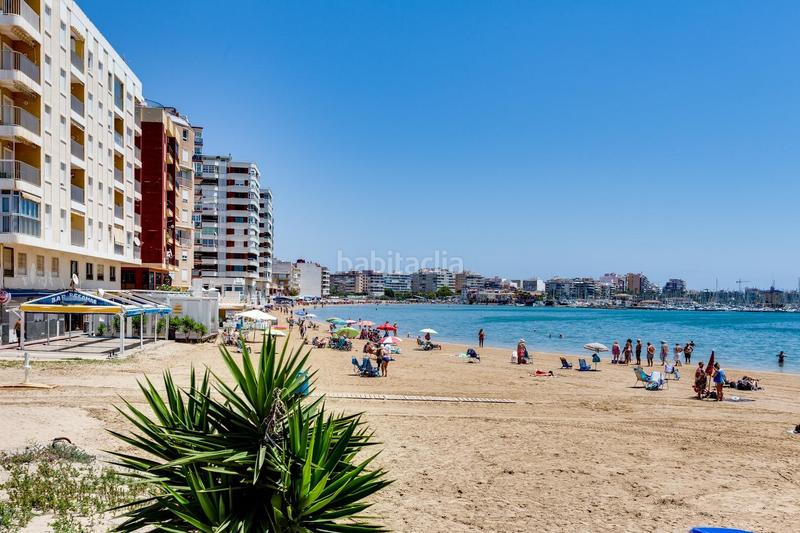 Foto 383216df-b167-4685-82a7-2e059d4470dc. Apartamento  de 2 dormitorios con vistas laterales al mar a 200m de la playa en Torrevieja