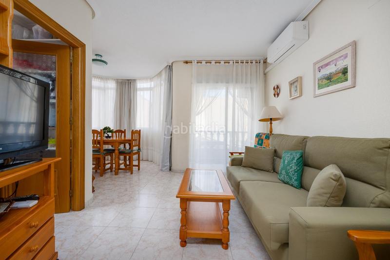 Foto 7e585ca5-8bb5-4980-85e7-2748e3c678eb. Apartamento  de 2 dormitorios con vistas laterales al mar a 200m de la playa en Torrevieja