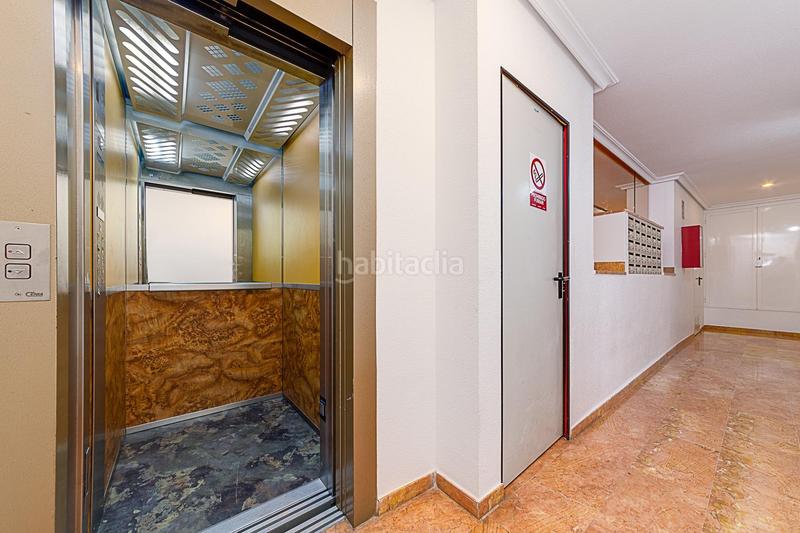 Foto 80ad1625-0659-4398-969b-42d1fd2f61c3. Apartamento  de 2 dormitorios con vistas laterales al mar a 200m de la playa en Torrevieja