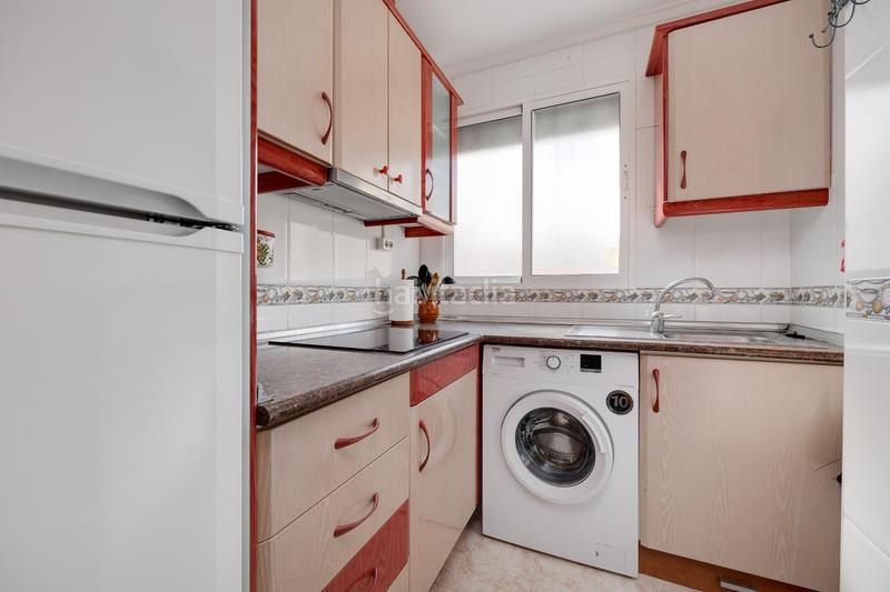 Foto a5e1f667-15b0-49f1-bf15-b1c3295b15fb. Apartamento  de 2 dormitorios con vistas laterales al mar a 200m de la playa en Torrevieja