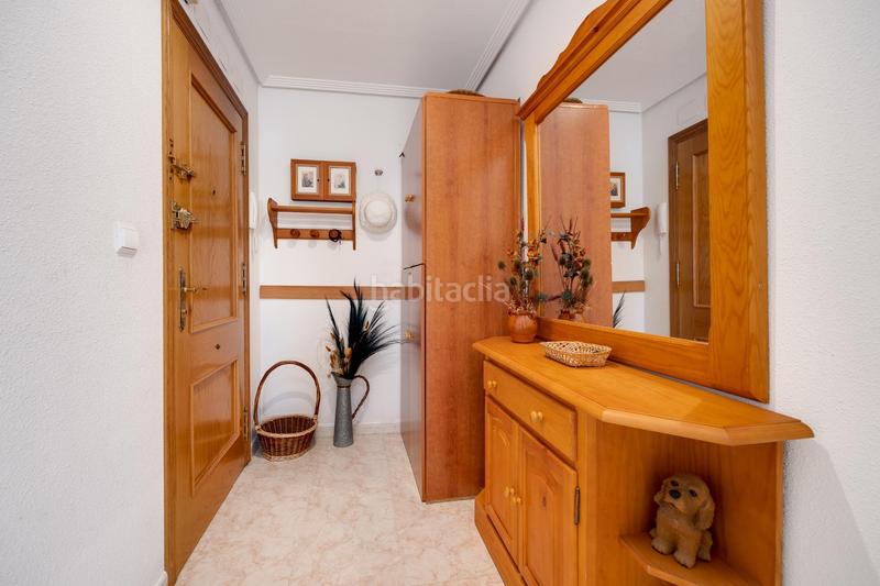 Foto a7edc4c8-2c67-445b-a8d7-fb3b85bcf02e. Apartamento  de 2 dormitorios con vistas laterales al mar a 200m de la playa en Torrevieja