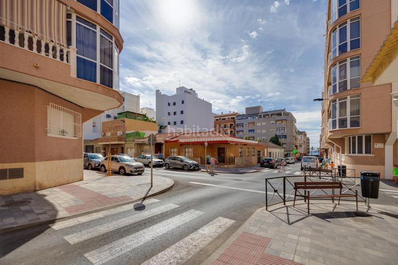 Foto aa74afb1-c96b-4209-8ca9-54c94fc4d461. Apartamento  de 2 dormitorios con vistas laterales al mar a 200m de la playa en Torrevieja