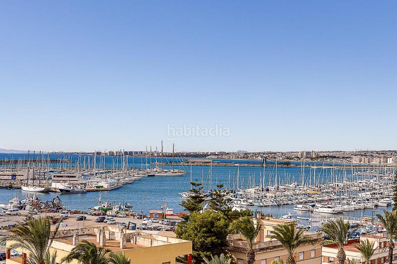 Foto c134f90c-4c92-4706-a995-dfaf1f52db6f. Apartamento  de 2 dormitorios con vistas laterales al mar a 200m de la playa en Torrevieja