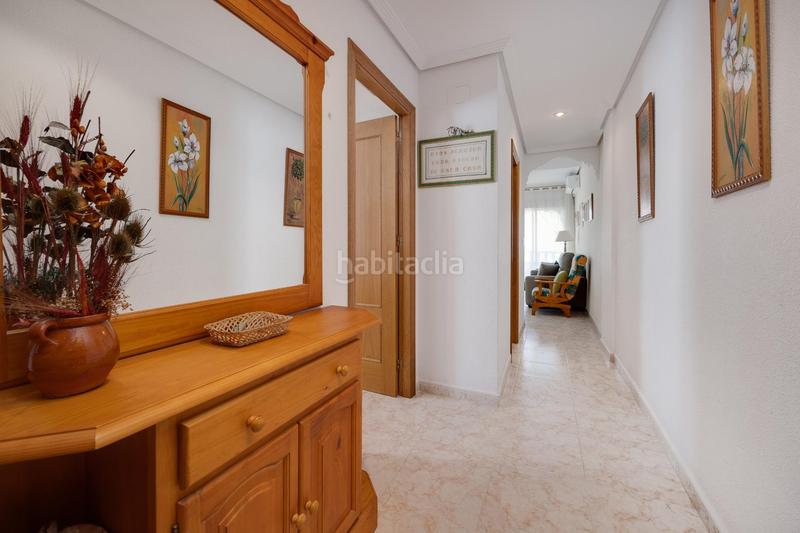 Foto c90c4cec-5116-44aa-80ec-1236ab10298e. Apartamento  de 2 dormitorios con vistas laterales al mar a 200m de la playa en Torrevieja