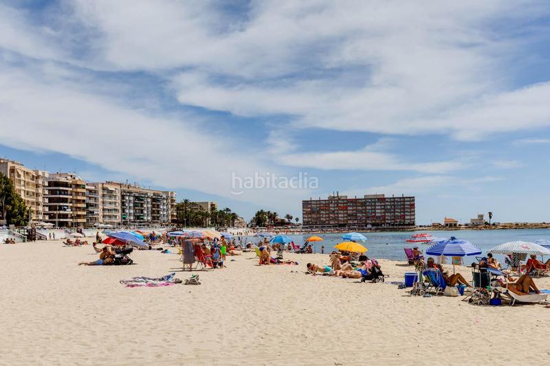 Foto ce073227-6dbb-445f-a954-1ac0c417be7b. Apartamento  de 2 dormitorios con vistas laterales al mar a 200m de la playa en Torrevieja