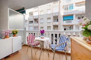 Apartment  Calle la sal 18. Apartamento de dos dormitorios en playa de los locos y con garaj