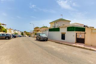 Casa  Calle la  sagra  resiedencial los altos iii. A la venta dúplex con licencia de alquiler turístico vigente en