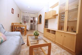 Apartament a Calle loma la 78. Apartamento con entrada independiente y patio de 25 m2