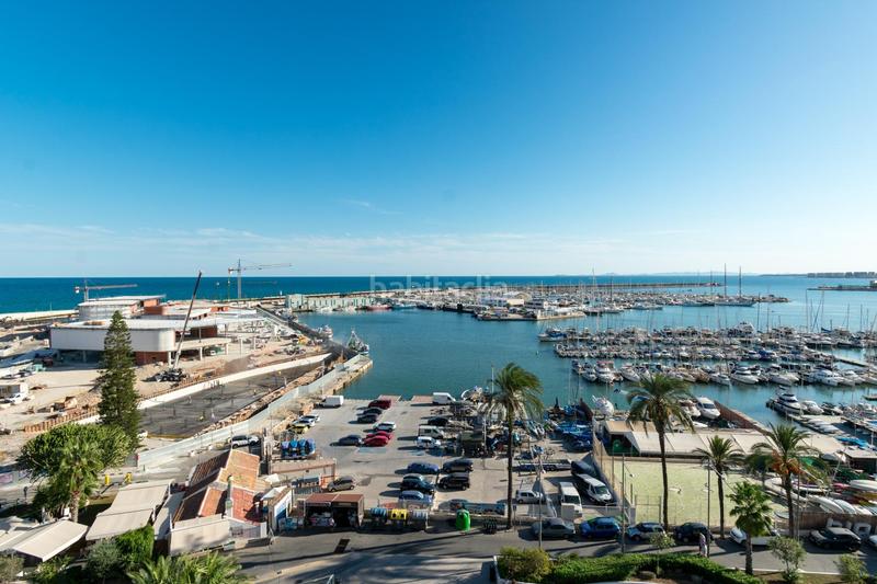 Foto ae72bee1-b01e-49ce-99c1-f372d578a192. Apartment in jose martinez ruiz-azorin 1 in Centro - Muelle Pesquero Torrevieja