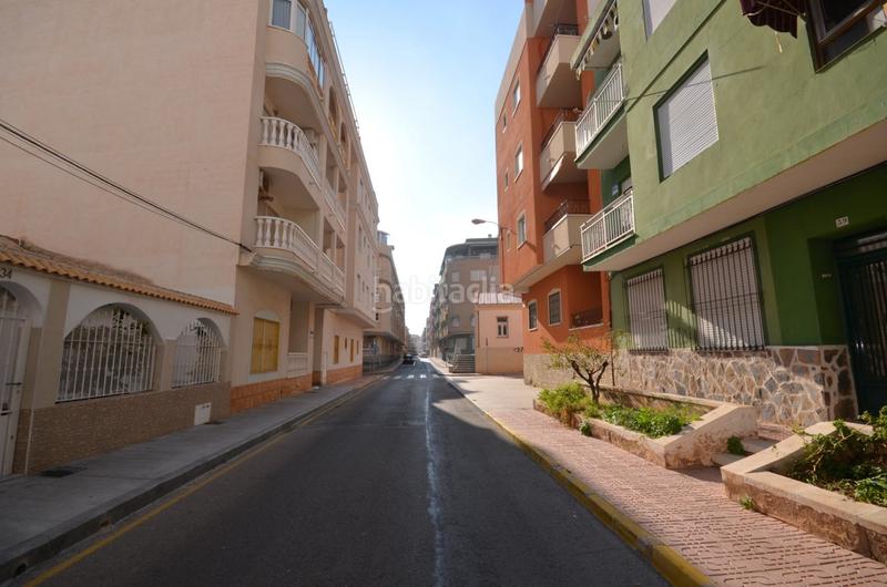 Foto 6da4ea6c-a72a-4eb8-86fe-0844e35d951e. Estudi a calle estocolmo 15 a Zona Playa de los Locos Torrevieja