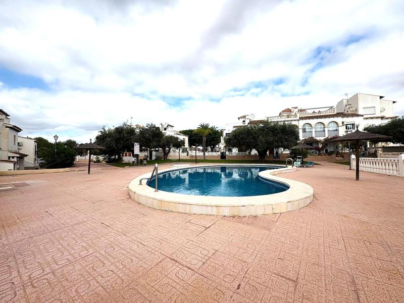 Foto 65a3e9ad-6e5f-44ac-b5bf-41c061a74c18. Maison avec chauffage piscine dans Villamartín-Las Filipinas Orihuela