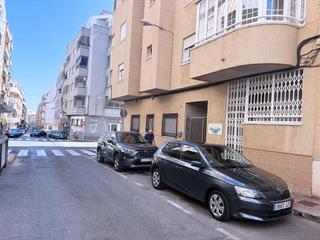Piccolo appartamento  Calle loma la 78. Apartamento con entrada independiente y patio de 25 m2