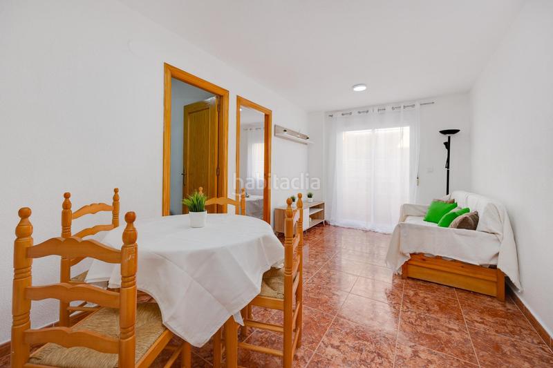 Foto f832c22f-b3b3-43dd-aff9-f57f44e41232. Apartamento  situado a 650 metros de la playa del cura en Torrevieja