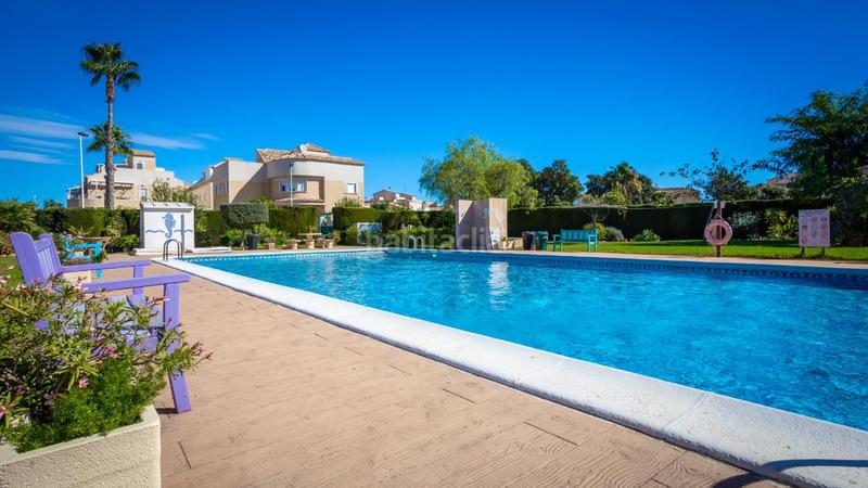 Foto 7bb46e80-0717-48c0-8bc3-7634453291e6. Xalet amb aparcament piscina a Zona Carrefour - Urbanizaciones Torrevieja