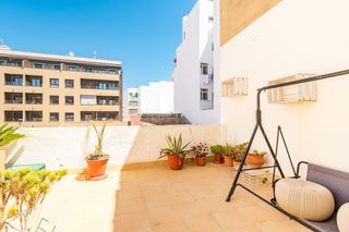 Casa in Jose martinez ruiz-azorin 70. Casa de pueblo en el centro de torrevieja