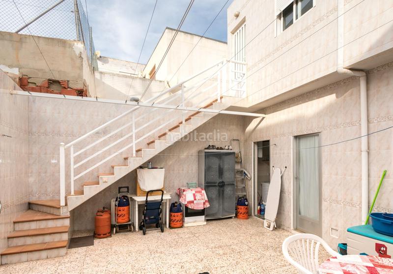 Foto 42af43d8-376c-45fc-bdeb-e10e731e5503. Casa  de pueblo en el centro en Centro - Muelle Pesquero Torrevieja