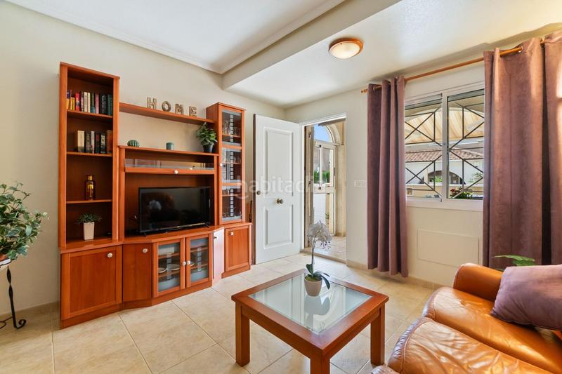 Foto c121c668-e4c0-4ceb-ae4c-e703c2565d02. Duplex con parcheggio piscina in Aguas Nuevas Torrevieja